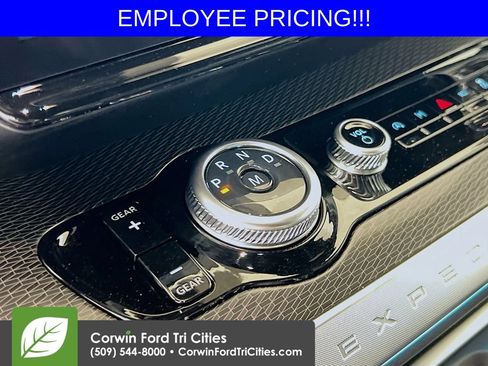 New 2026 Ford Expedition Platinum w/ Stealth Performance Package AWD/4WD image 10