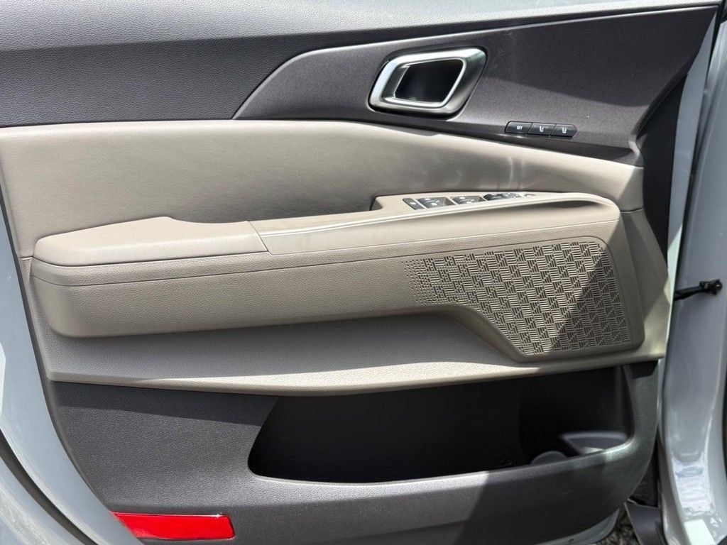 New 2026 Kia Carnival EX FWD image 24