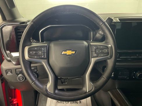 Used 2025 Chevrolet Silverado 2500 LT w/ Leather Package image 18