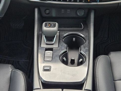 Used 2024 Nissan Rogue SL w/ SL Premium Package image 11