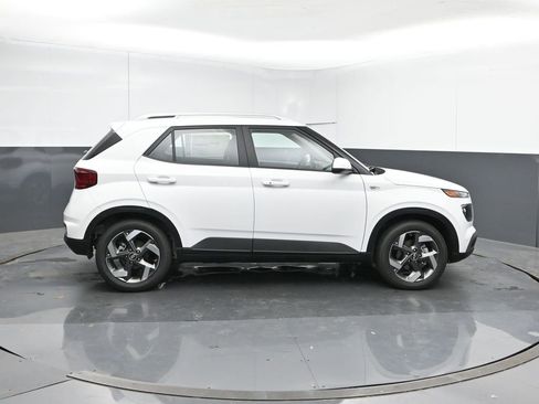 New 2026 Hyundai Venue SEL FWD image 6