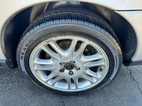 Used 2004 Volvo V70 2.5T image 22