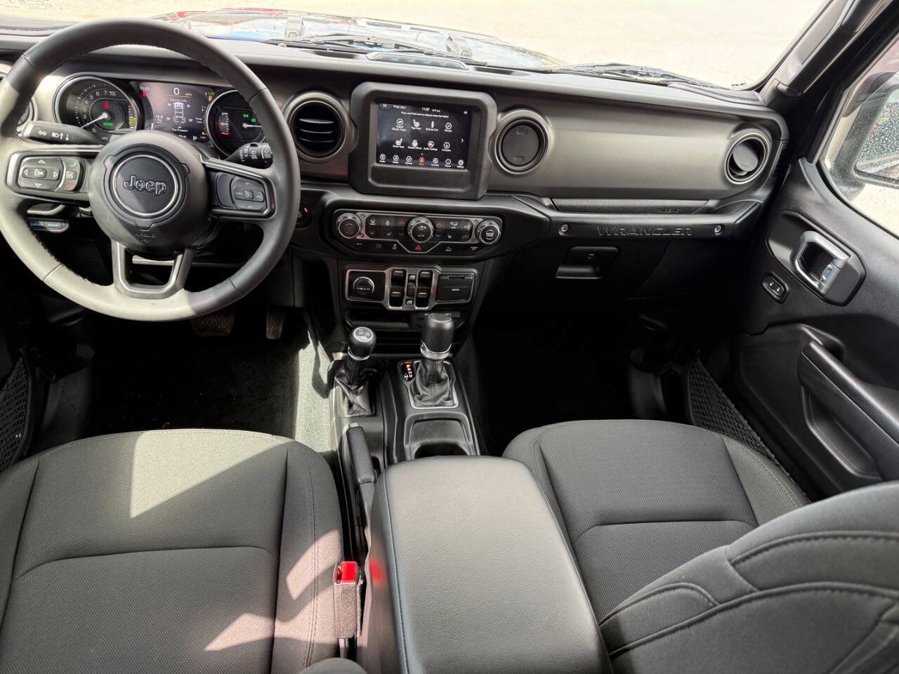 Used 2023 Jeep Wrangler Unlimited w/ Cold Weather Group AWD/4WD image 19