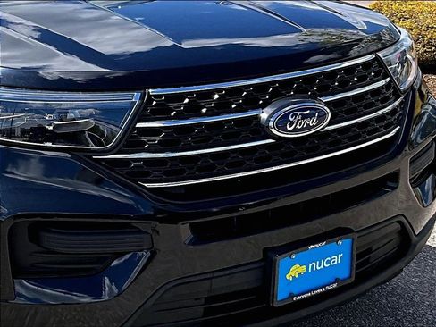 Used 2023 Ford Explorer XLT AWD/4WD image 31