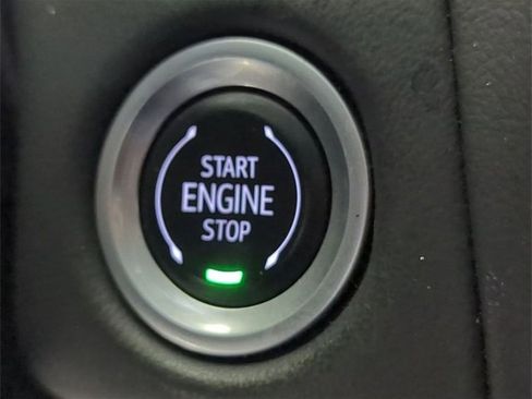 Certified 2024 GMC Yukon SLT w/ SLT Luxury Package image 16