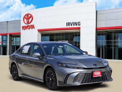New 2026 Toyota Camry SE w/ Convenience Package FWD image 2
