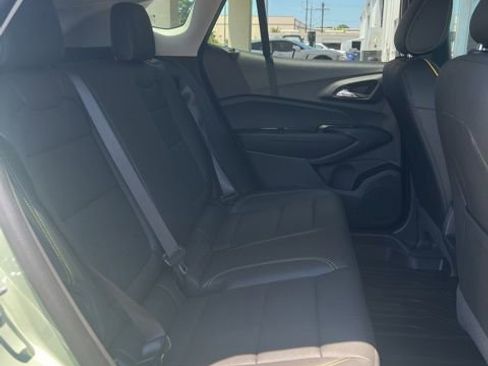 Used 2025 Chevrolet Trax ACTIV w/ Sunroof Package FWD image 15