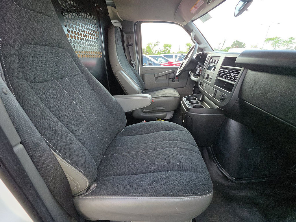 Used 2025 Chevrolet Express 2500 w/ Driver Convenience Package RWD image 7
