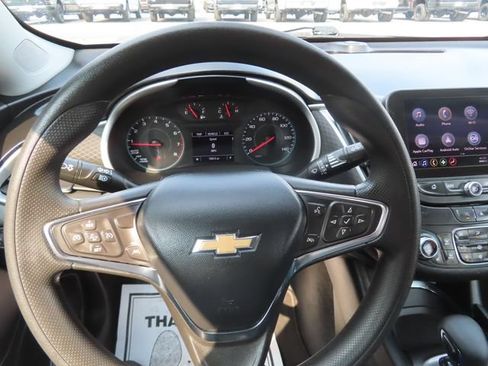 Used 2024 Chevrolet Malibu LT FWD image 31
