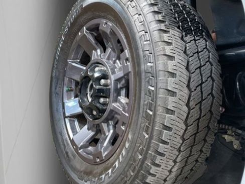 Used 2024 Ford F250 Lariat w/ Sport Appearance Package image 22