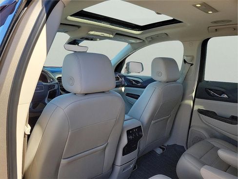 Certified 2022 GMC Acadia Denali w/ Denali Ultimate Package image 12