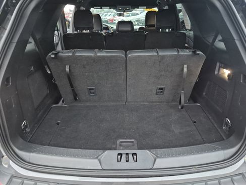 Certified 2025 Ford Explorer ST-Line image 18