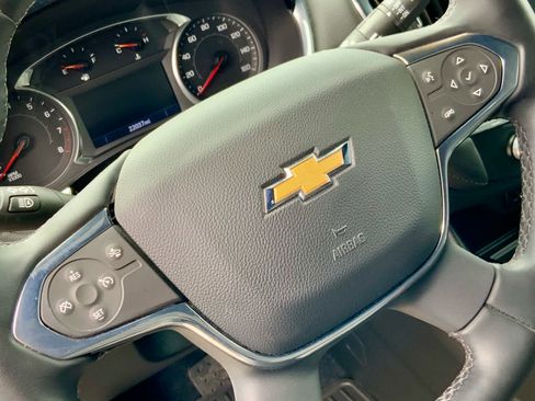 Used 2023 Chevrolet Traverse LT w/ Rear Camera Mirror Package AWD/4WD image 41