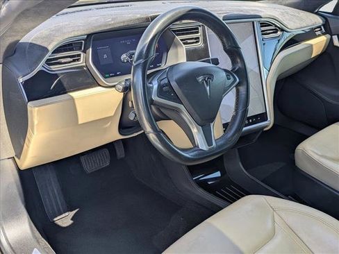 Used 2015 Tesla Model S 70 RWD image 10