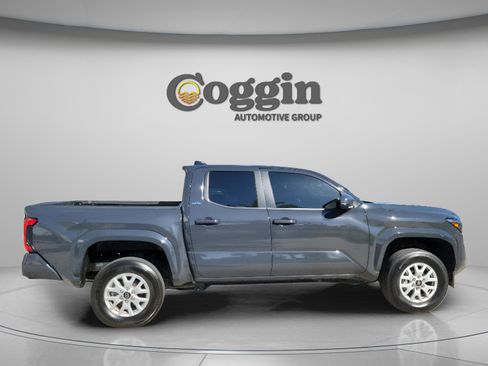 Used 2024 Toyota Tacoma SR5 RWD image 4