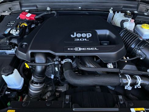 Used 2022 Jeep Wrangler Unlimited Sport image 11