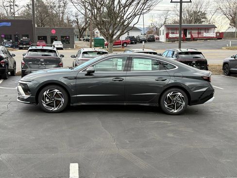 New 2026 Hyundai Sonata SEL FWD image 2
