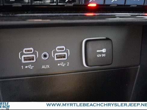 Certified 2023 Jeep Grand Cherokee Laredo image 22