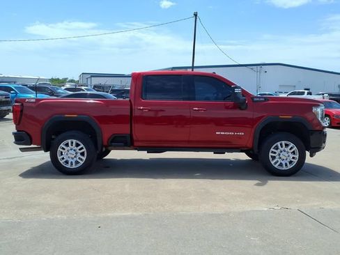 Used 2021 GMC Sierra 2500 SLE w/ SLE Value Package; AWD/4WD image 4