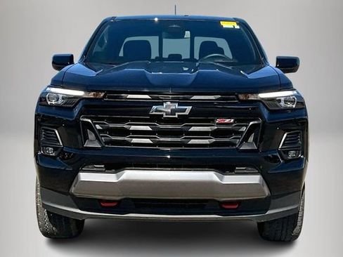 Used 2024 Chevrolet Colorado Z71 w/ Z71 Convenience Package 2 image 3
