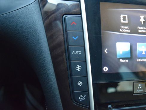 Used 2018 INFINITI Q50 Luxe w/ Essential Package (3.0T Luxe) image 23