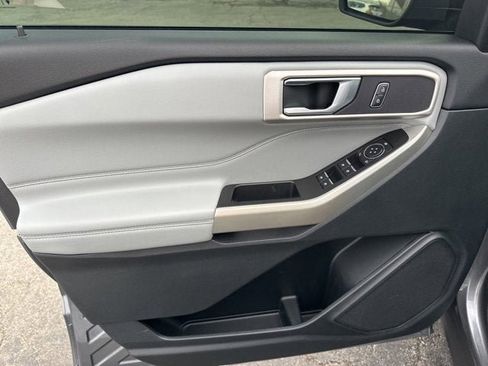 Certified 2021 Ford Explorer XLT w/ Equipment Group 202A image 9