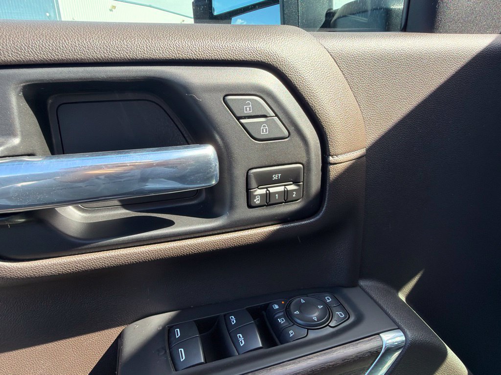 Used 2020 GMC Sierra 3500 Denali w/ Denali Ultimate Package AWD/4WD image 24