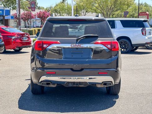 Used 2017 GMC Acadia Denali w/ Technology Package FWD image 3