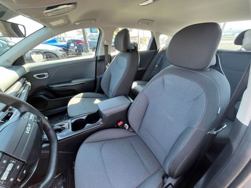 Used 2025 Kia K4 FWD image 37