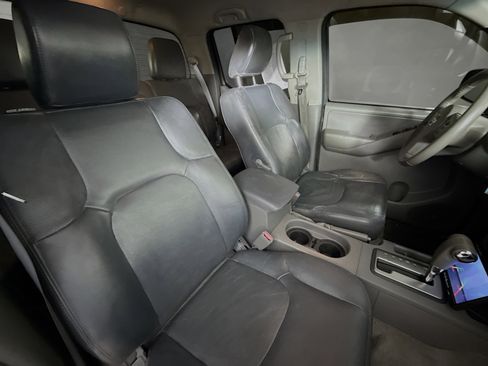 Used 2012 Nissan Frontier SL image 32