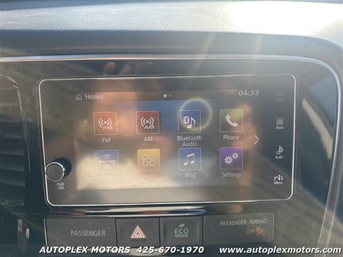 Used 2017 Mitsubishi Outlander SE image 29