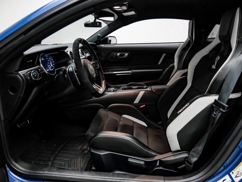 Used 2021 Ford Mustang Shelby GT500 w/ Carbon Fiber Track Pack image 38