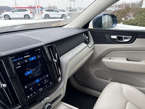 Certified 2023 Volvo XC60 B5 Plus w/ Climate Package image 28