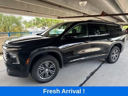 Used 2025 Chevrolet Traverse LT