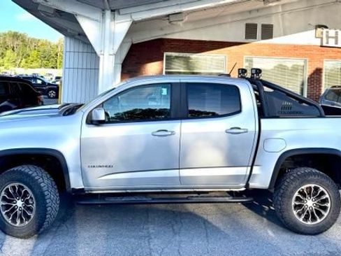 Used 2018 Chevrolet Colorado ZR2 AWD/4WD image 2