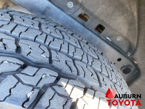 Used 2025 GMC Canyon AT4 AWD/4WD image 13