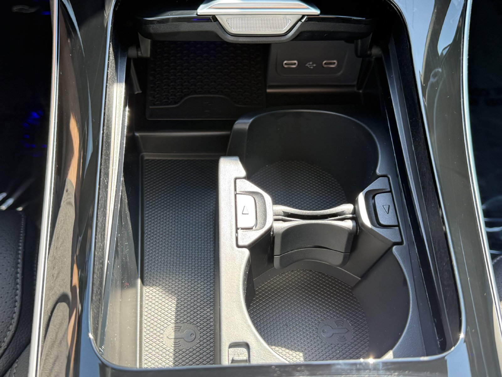 Used 2025 Mercedes-Benz C 300 Sedan image 28