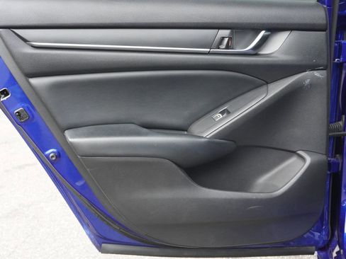 Used 2018 Honda Accord Sport image 17