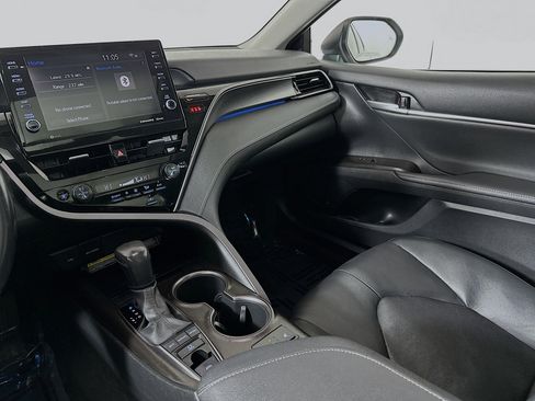 Used 2021 Toyota Camry XSE image 23