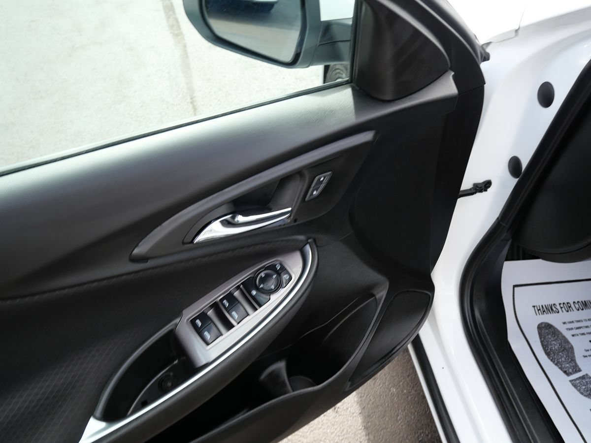 Used 2022 Chevrolet Malibu LT FWD image 15