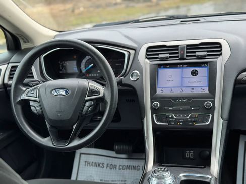 Used 2019 Ford Fusion SE AWD/4WD image 21