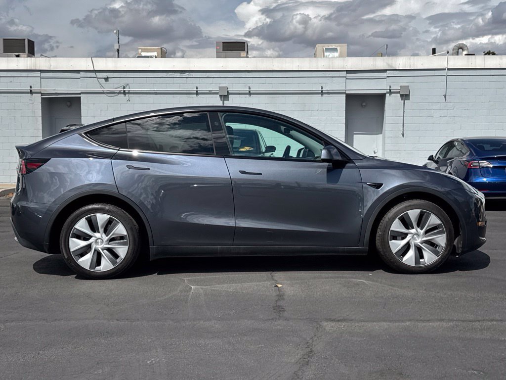 Used 2023 Tesla Model Y Long Range AWD/4WD image 9