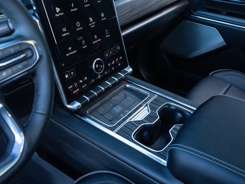 Used 2025 GMC Sierra EV Denali image 13