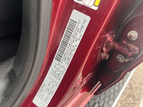 Used 2019 RAM 1500 Laramie image 34