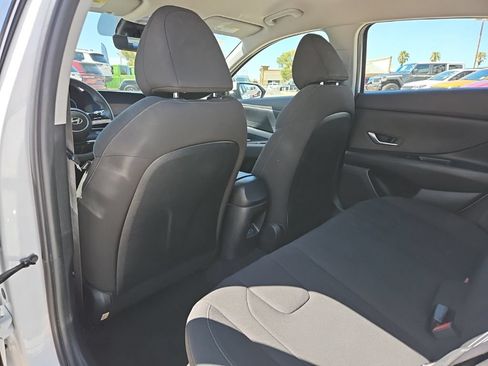 Used 2024 Hyundai Elantra SEL FWD image 19