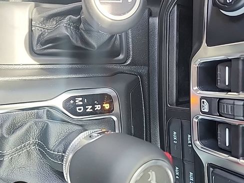 New 2026 Jeep Gladiator Overland AWD/4WD image 3
