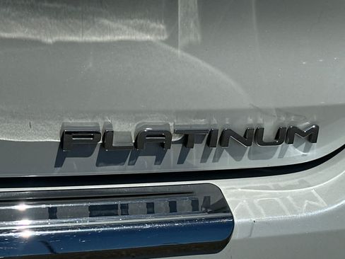 Used 2020 Toyota Highlander Platinum AWD/4WD image 34