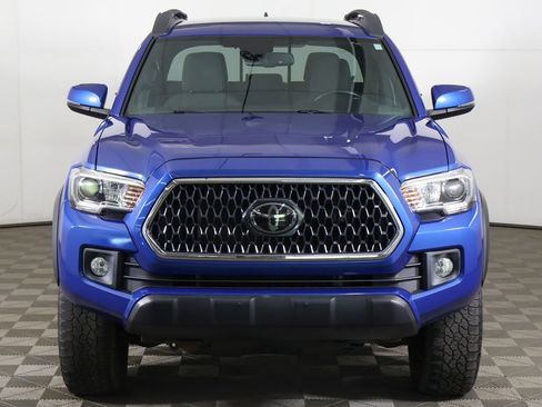Used 2018 Toyota Tacoma TRD Off-Road AWD/4WD image 9