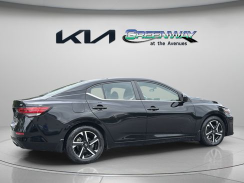 Used 2024 Nissan Sentra SV FWD image 6
