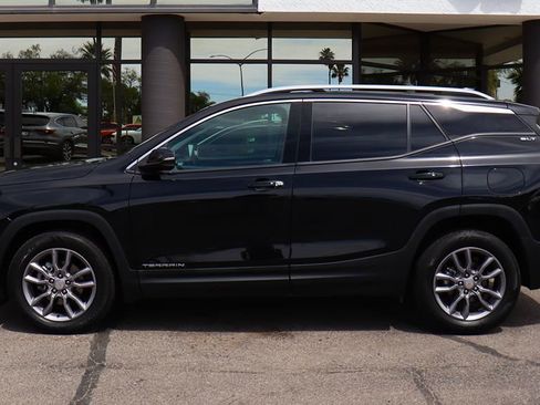 Used 2023 GMC Terrain SLT AWD/4WD image 8